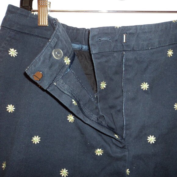 M Collection Women's Size 16 Capri Pants Embroidered Daisy Navy Blue Yellow - Picture 3 of 9